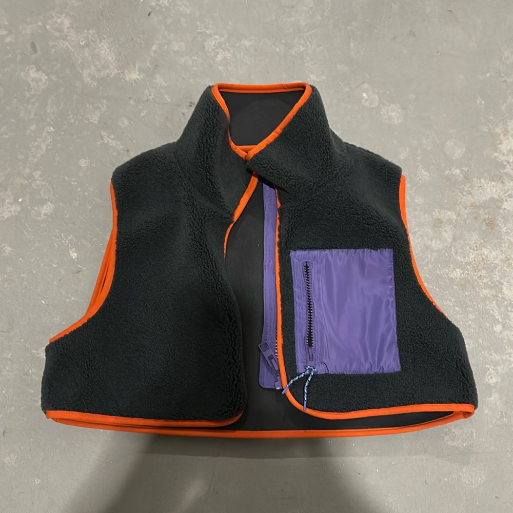 Cropped vest